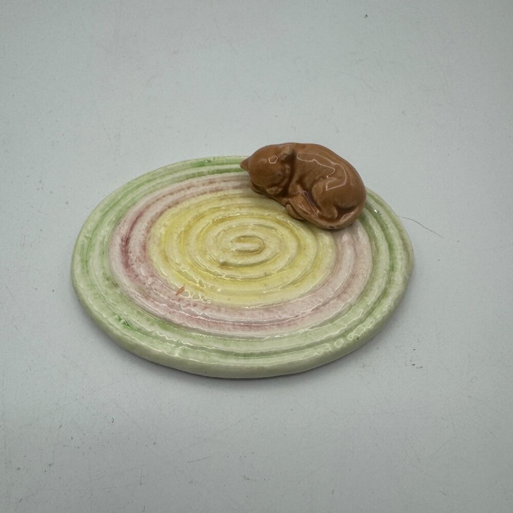 Dept 56 Little Brown Cat on Oval Rug Figurine